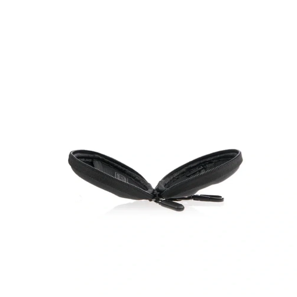 Medium Telfar pill